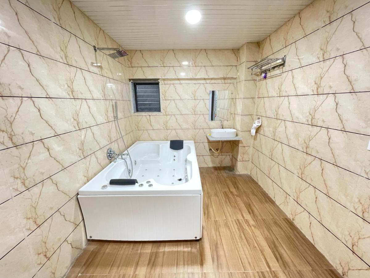 Kesar Hotel Viramgam Exterior photo
